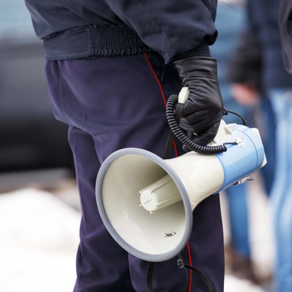 Nedis Megaphone | Maximum range: 1500 m | Maximum Volume control: 120 dB | Detachable Microphone | Built-in siren | Shoulder strap | Blue / White - Image 9